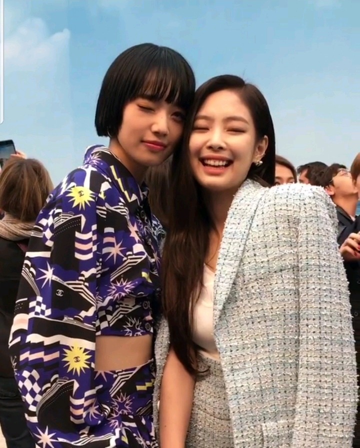 샤넬쇼에서 만난 고마츠 나나와 제니.jpg | 인스티즈
