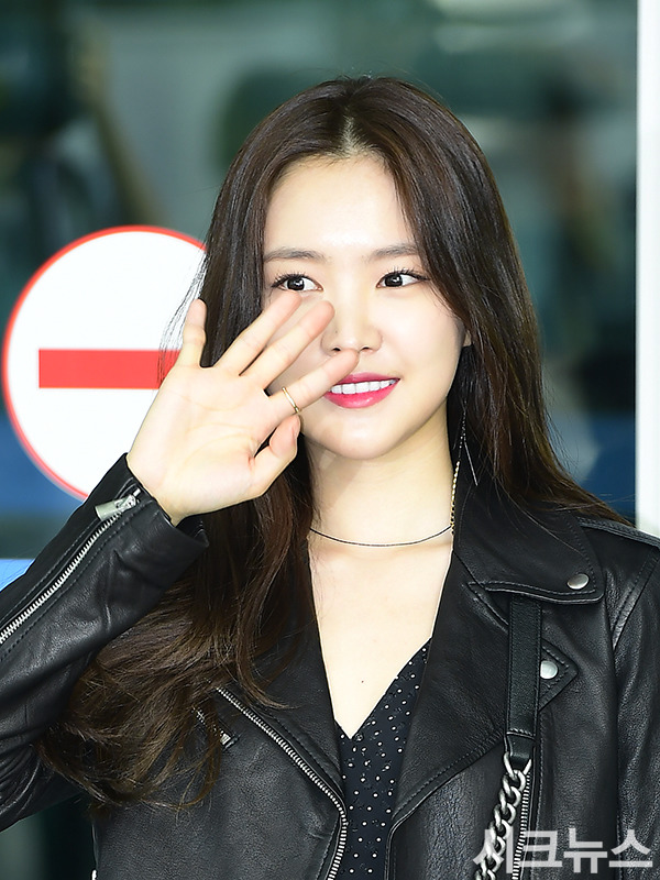 뉴욕 프로모션 가는 손나은이.jpg | 인스티즈