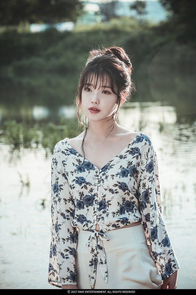아이유 올림머리.jpgif | 인스티즈