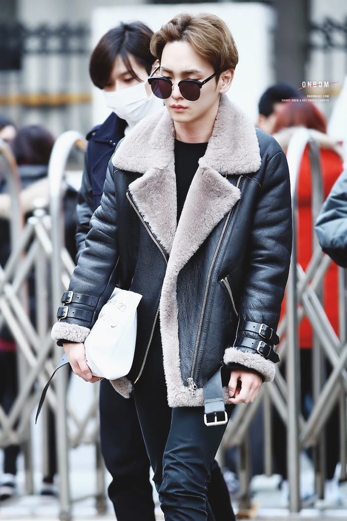 [샤이니] 4년동안 꾸준히 입고다니는 샤이니 키의 아크네 무스탕.jpg | 인스티즈