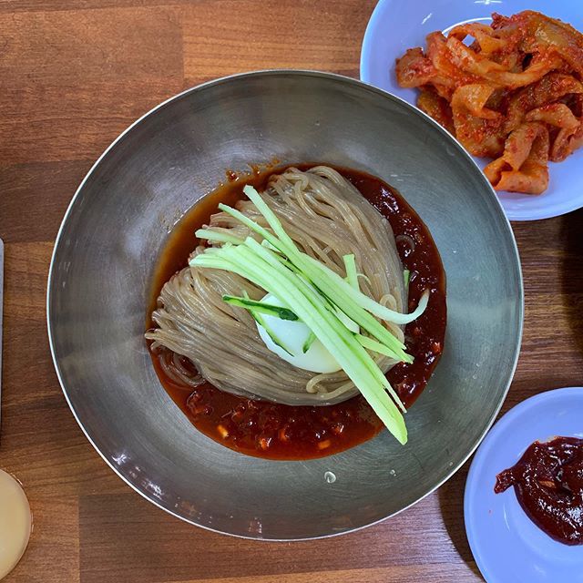 유명냉면 이미지