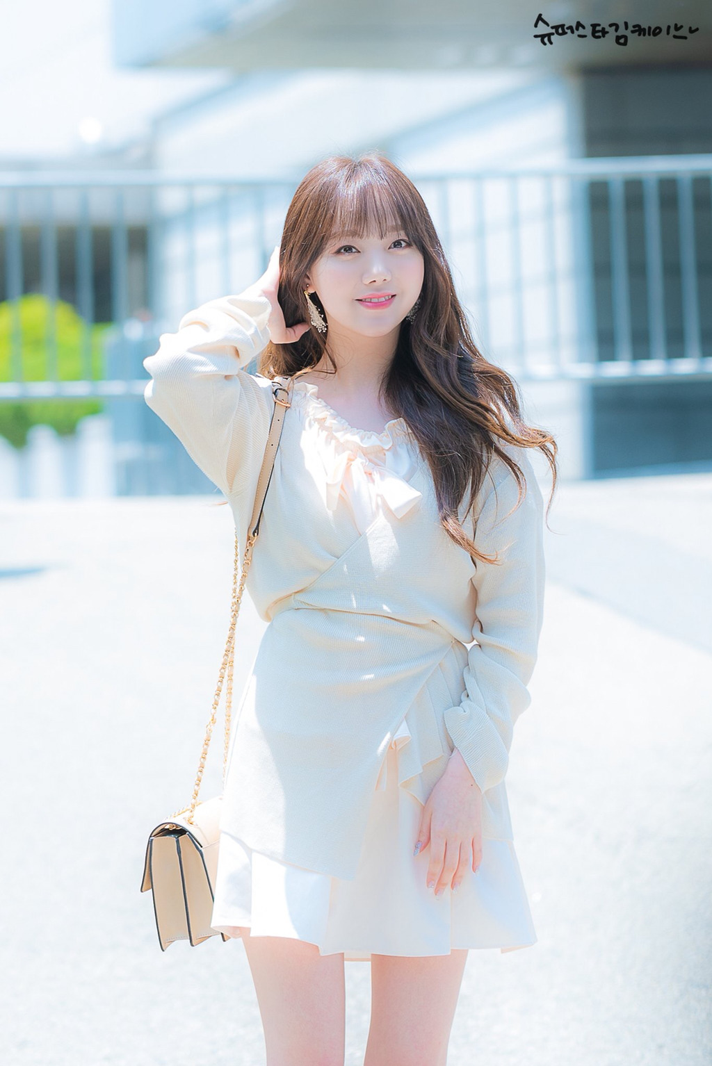 [러블리즈] 커피 한 잔 더 할까 생각 중이라서 케이 | 인스티즈