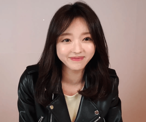오늘자 오마이걸 브이앱 유시아.gif | 인스티즈