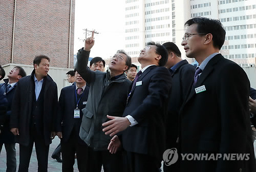 문재인 대통령 포항 지진현장 방문(포항여고,대성아파트) | 인스티즈