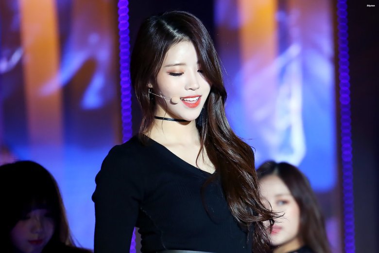 팬들에게 아직도 최고로 뽑히는 4년전 러블리즈 미주의 무대.jpgif | 인스티즈