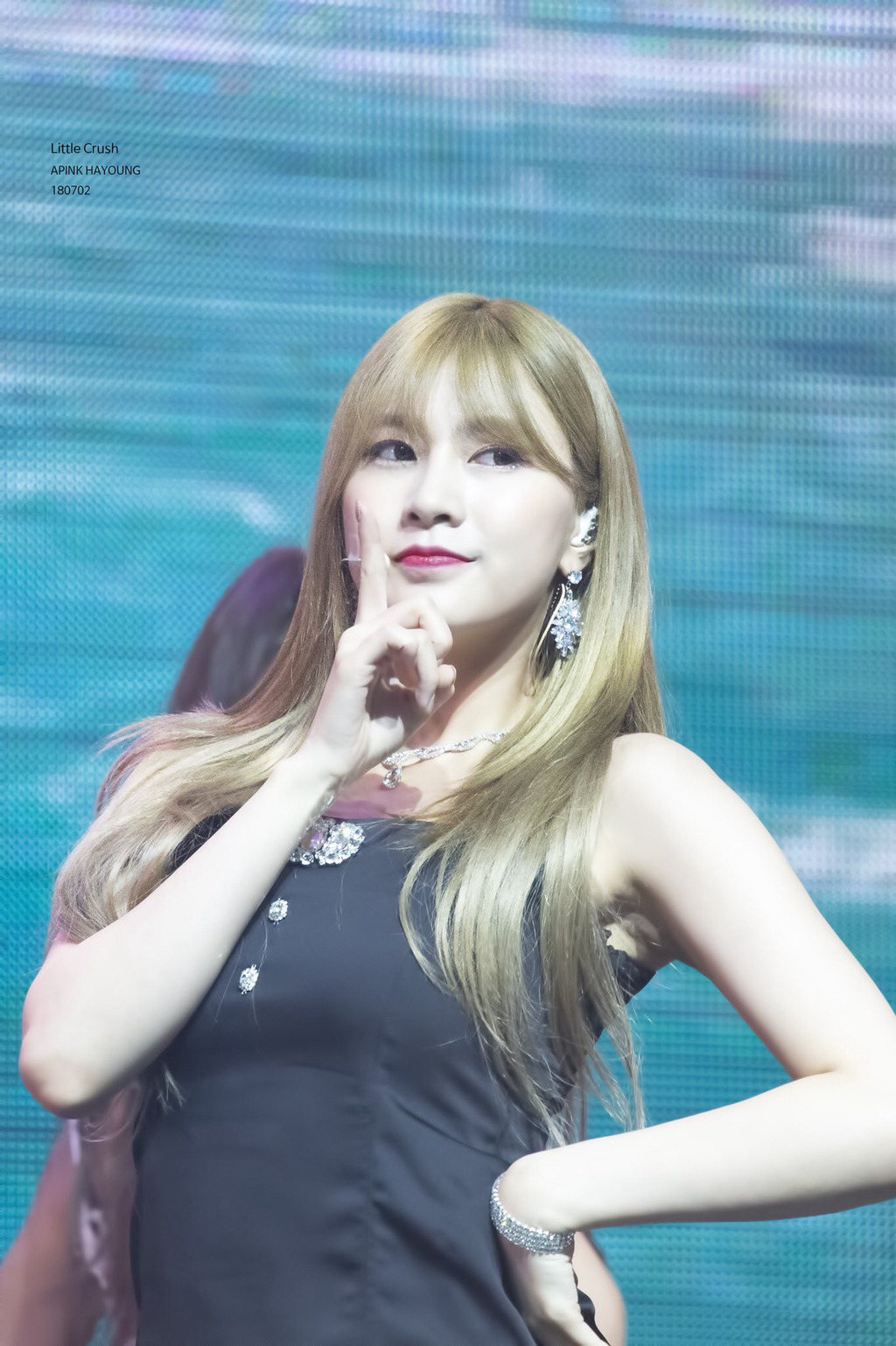 [에이핑크] 아몬드 초콜릿이 먹고싶어서 하영이 | 인스티즈